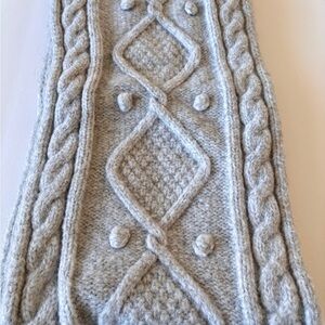 NWOT Express Light Gray Cable Knit Scarf